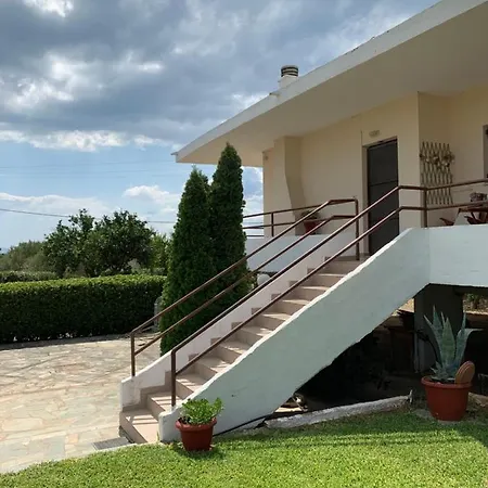 Nyaraló Lefkandi Family House *