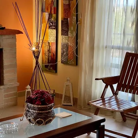 Lefkandi Family House * Chalkís